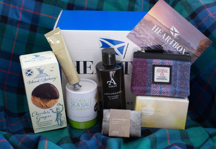 Treasures from the Isles Heartbox with Harris Tweed purse and Arran Aromatics